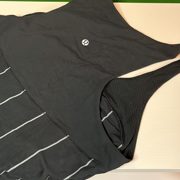 Lululemon super soft tank. Vertical grey flattering stripes. Size 10/12 - Picture 5 of 7